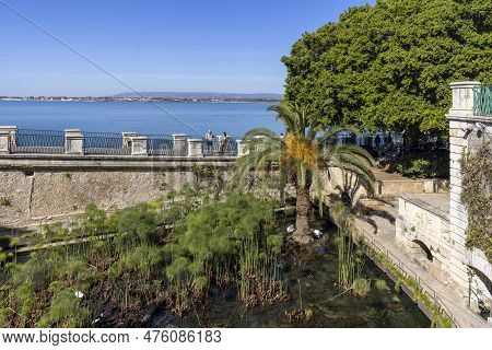 Syracuse, Sicily, Italy - April 29, 2023: Fountain Of Arethusa On Ortygia Island, A Natural Spring O