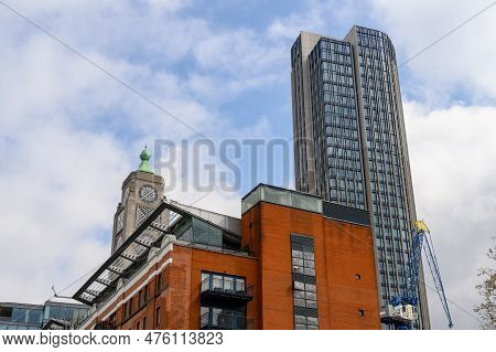 London - April 21, 2023: Discover The Allure Of Modern Living In London's Oxo And Southbank Tower Sk