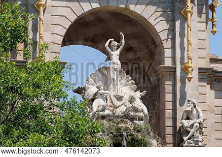 Barcelona, Spain - August 2022: Detail Of The Fountain Designed By Josep Fontserè Inside The Parc De
