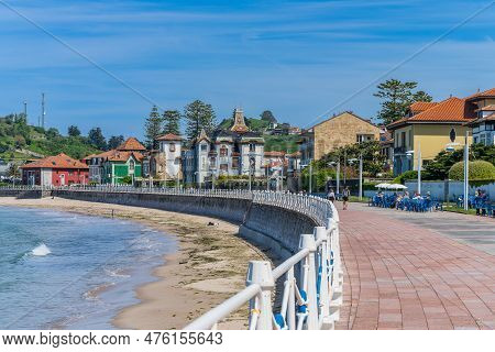 Ribadesella, May 5, 2023. View Of The Tourist Town Of Ribadesella, In Asturias, Spain
