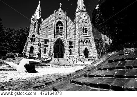 Omaha, Nebraska, Us - 5.2022 - St. Johns Parish Catholic Church On The Campus Of Creighton Universit
