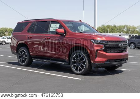 Indianapolis - Circa May 2023: Chevrolet Tahoe Display At A Dealership. Chevy Offers The Tahoe In Ls