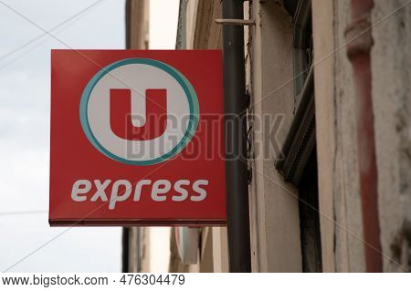 Bordeaux , Aquitaine  France - 05 02 2023 : Super U Express Little Market Logo Text And Sign Brand M