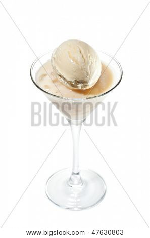 Cocktail med Baileys is og Cointreau