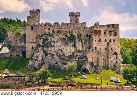 Ogrodzieniec, Poland - May 18, 2013: Castle Ruins In Ogrodzieniec, Poland. Ogrodzieniec Is One Of Th