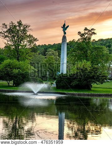 Montclair, Nj - Usa - May 13, 2023  Sunset View Of Soldiers And Sailors Memorial In Edgemont Park Fe