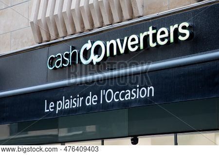 Bordeaux , Aquitaine  France - 05 09 2023 : Cash Converters Facade Text Brand And Logo Sign Store St