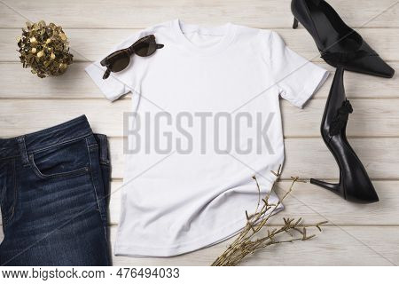 Mock-up Of A T-shirt All-color T-shirts, Digital Mockups, T-shirt In A Regular Size For Both Sexes W