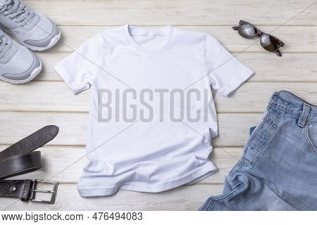 Mock-up Of A T-shirt All-color T-shirts, Digital Mockups, T-shirt In A Regular Size For Both Sexes W