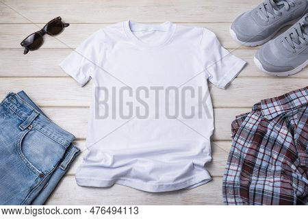 Mock-up Of A T-shirt All-color T-shirts, Digital Mockups, T-shirt In A Regular Size For Both Sexes W