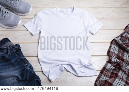 Mock-up Of A T-shirt All-color T-shirts, Digital Mockups, T-shirt In A Regular Size For Both Sexes W
