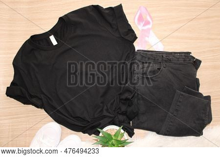 Mock-up Of A T-shirt All-color T-shirts, Digital Mockups, T-shirt In A Regular Size For Both Sexes W