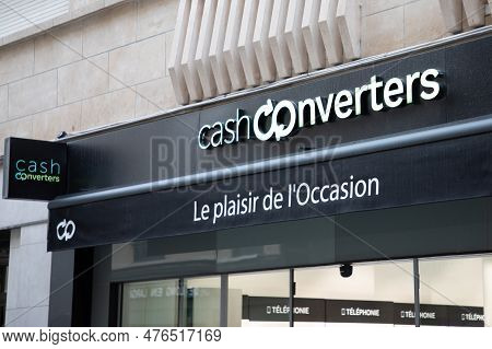 Bordeaux , Aquitaine  France - 05 09 2023 : Cash Converters Brand And Logo Sign Store Chain Entrance
