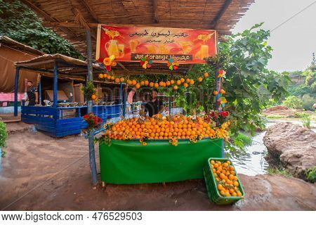 Azilal, Morocco - 29 April 2023 : Orange Juice Seller In Ouzoud In The Province Of Azilal In Morocco