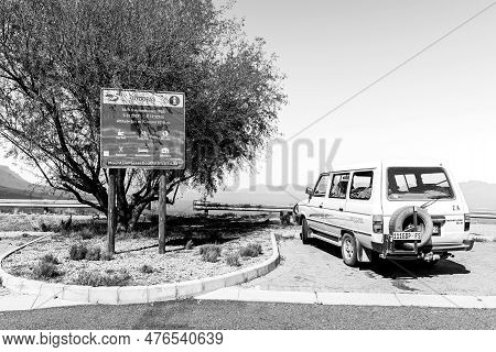 Gydo Pass, South Africa - Sep 9, 2022: Viewpoint On The Gydo Pass At The Border Between The Koue And