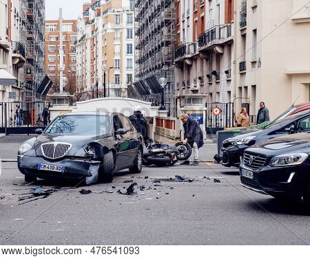 Paris, France - Jan 30, 2018: Car Accident On Paris Street Between Luxury Limousine Lancia Thesis An