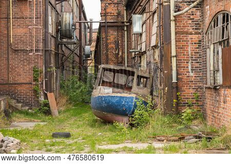 Former Shipyard Areas . Abandoned Buildings And Boat. The Imperial Shipyard Trail, Gdansk Shipyard, 