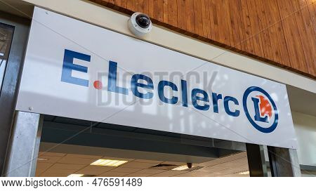 Bordeaux , Aquitaine  France - 02 27 2023 : E.leclerc Sign Brand French Hypermarket Chain Leclerc Lo