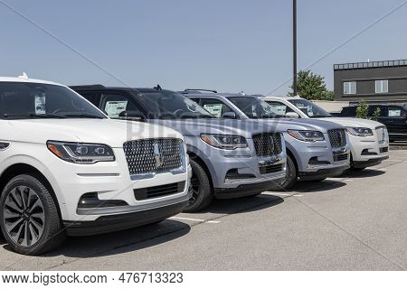 Fishers - Circa May 2023: Lincoln Navigator Suv Display At A Dealership. Lincoln Offers The Navigato