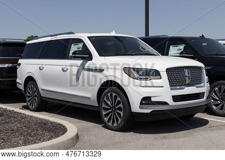 Fishers - Circa May 2023: Lincoln Navigator Suv Display At A Dealership. Lincoln Offers The Navigato