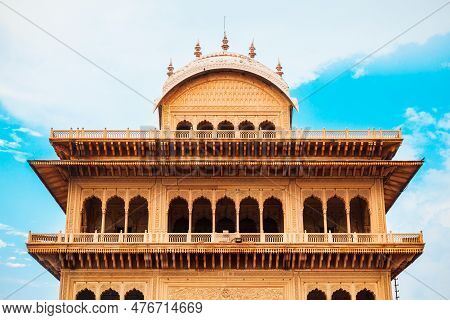 Shree Rangnath Ji Temple Is A Hindu Temple Located In Vrindavan Near Mathura City In Uttar Pradesh S