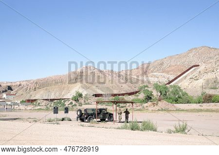 El Paso, Texas, Usa, May 23, 2023: Us Army Humvees Protecting The Us-mexico Border.