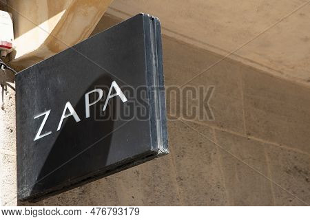 Bordeaux , Aquitaine  France - 05 15 2023 : Zapa Sign Text And Logo Brand On Wall Facade Entrance On