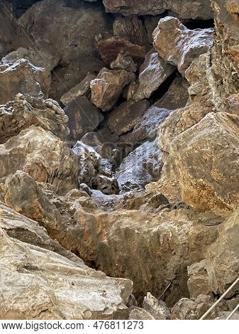 Dong Thien Cung Cave In Ha Long Bay Vietnam