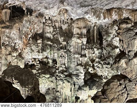 Dong Thien Cung Cave In Ha Long Bay Vietnam