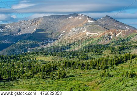 Beautiful Early Morning View Of The Sawatch Mountain Range Of Colorado From Cottonwood Pass.