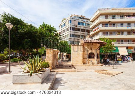 Heraklion, Greece - October 13, 2021: The Ancient Venetian Bembo Fountain And Turkish Sebil At Korna