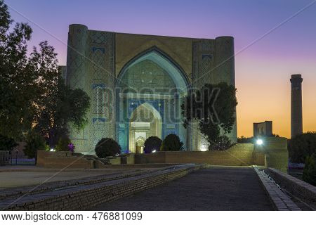 Samarkad, Uzbekistan - September 12, 2022: September Twilight At The Medieval Bibi Khanum Madrasah
