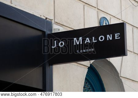 Bordeaux , Aquitaine  France - 05 19 2023 : Jo Malone London Logo Sign Shop Of Luxury Perfume And Fa