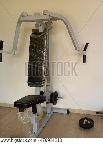 Butterfly Machine For Gym Bodybuilding And Fitness Workout
