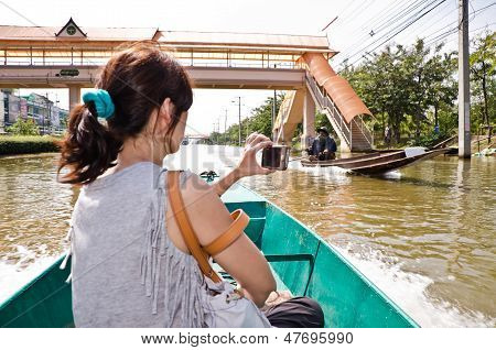 Pahimmat tulvat Nakhon Pathom, Thaimaa