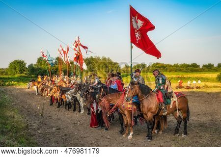 Gniew, Poland, Aug 2020 Polish Hussars, Heavy Cavalry, Presenting Their Weapons, Uniforms And Horses