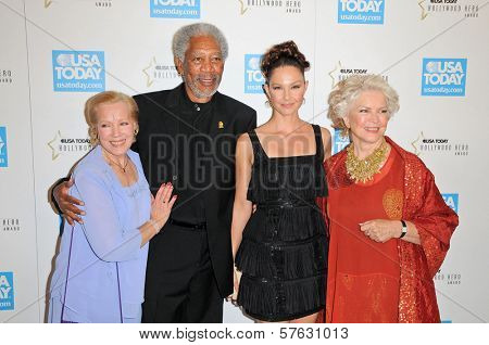 Zina Bethune and Morgan Freeman and Ashley Judd and Ellen Burstyn  at the USA Today Hollywood Hero Gala honoring Ashley Judd,  Montage Hotel, Beverly Hills, CA.  11-10-09