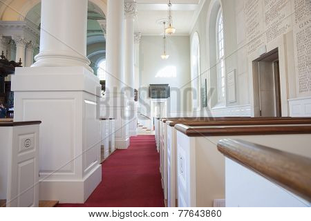 Memorial Church of Harvard, white interior.