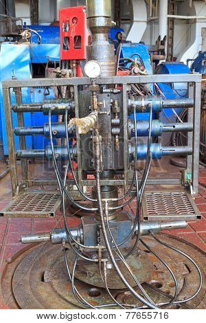 Wire Line Blow Out Preventer For Perforation On The Rig Floor - Oil And Gas Field