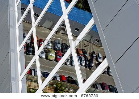 Estacionamiento dentro de la ventana de la oficina