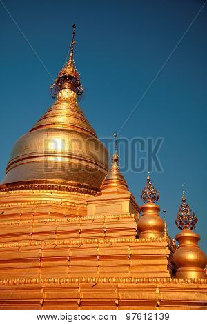 Kuthodaw Pagoda, Myanmar