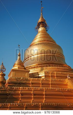 Kuthodaw Pagoda, Myanmar