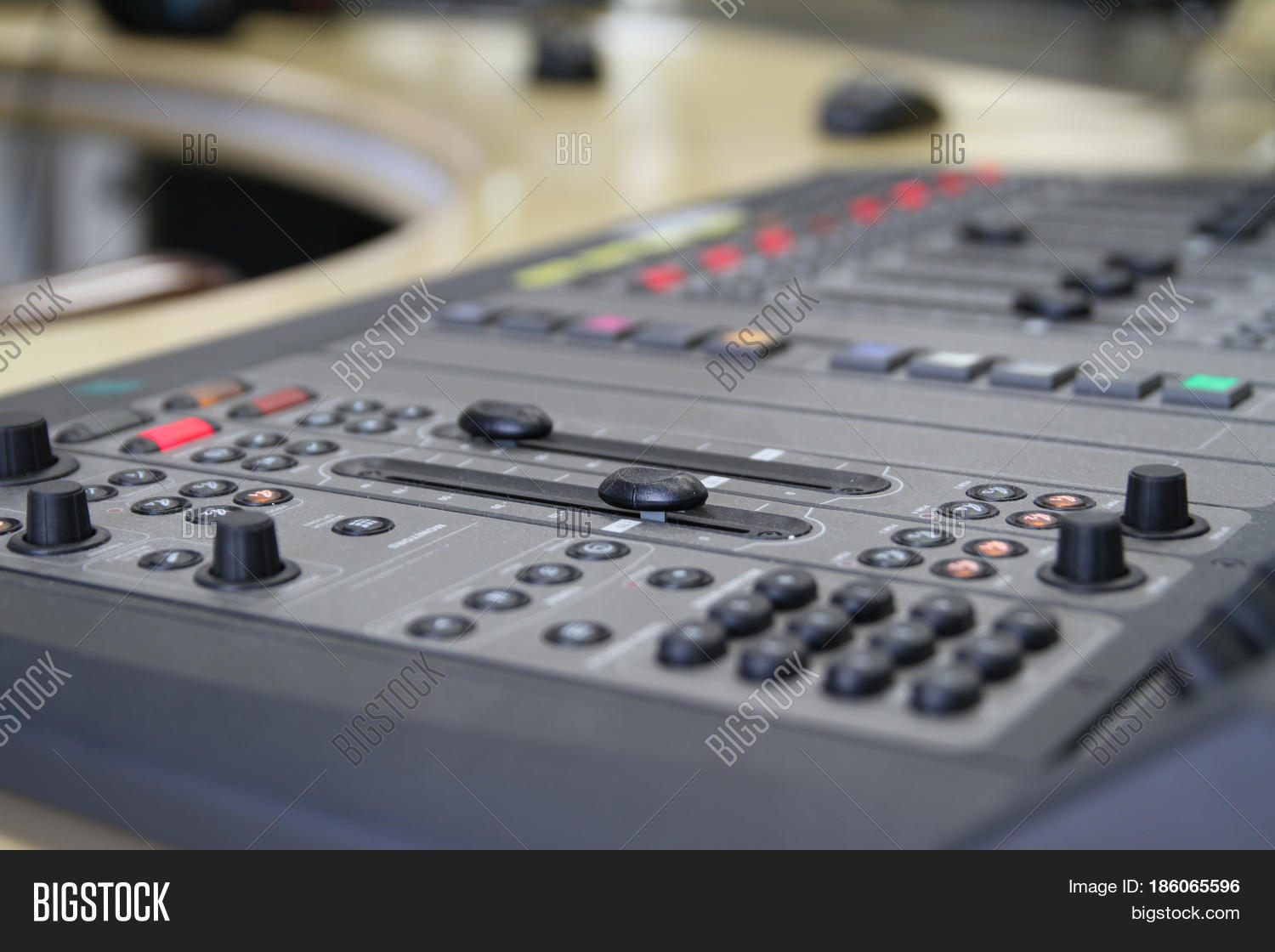 Professional Audio Image & Photo (Free Trial) Bigstock