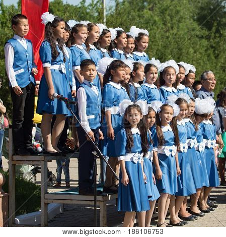 Shymkent, KAZAKHSTAN - May 9, 2017: Children's Choir. The feast of the victory of the Red Army and Soviet people in the Great Patriotic War of 1941-1945.