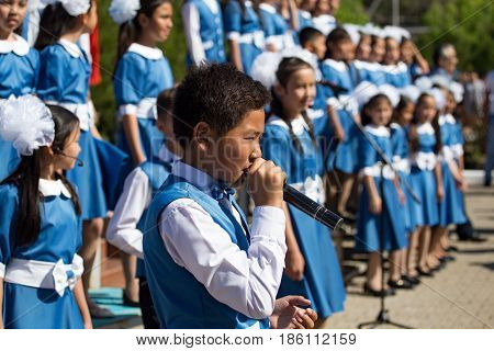 Shymkent, KAZAKHSTAN - May 9, 2017: Children's Choir. The feast of the victory of the Red Army and Soviet people in the Great Patriotic War of 1941-1945.