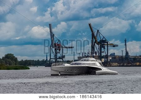 Large Silver Trimaran