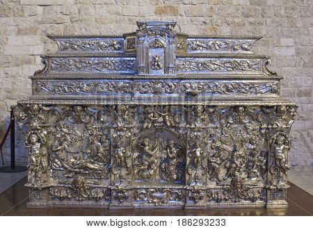 Silver Altar 1684 by Domenico Marinelli and Ennio Avitabile right apse of Superior Basilica Basilica of San Nicola di Bari Apulia Italy