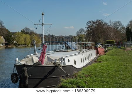 Cookham UK - 15th March 2017: The bridge at Cookham Berkshire UK.
