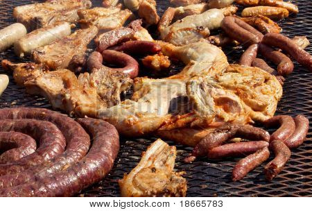 Tradizionale sudafricano (boer) misto barbecue carni diverse.