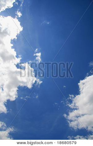 天空和云为背景
